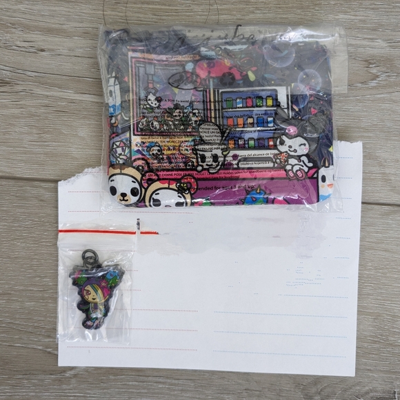 New Roller disco dreaming coin purse & matching Sandy zipper pull - Picture 1 of 1